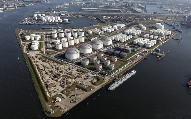 Coordination of High Risk Activities in Oil & Gas Marine Terminals