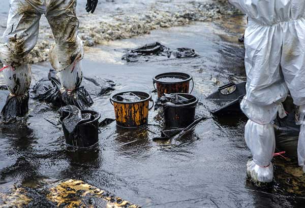 Oil Spill Combating in the Marine Environment