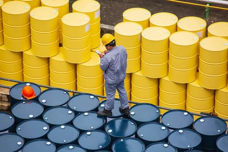 Handling and Stowage of Hazardous Materials at Oil & Gas Terminals & On-Board Oil & Gas Carriers